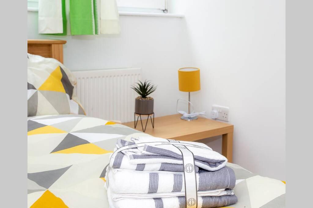Shoreditch Hoxton Large 3 Bed Garden Flat Free Parking Aor Only Лондон Екстериор снимка