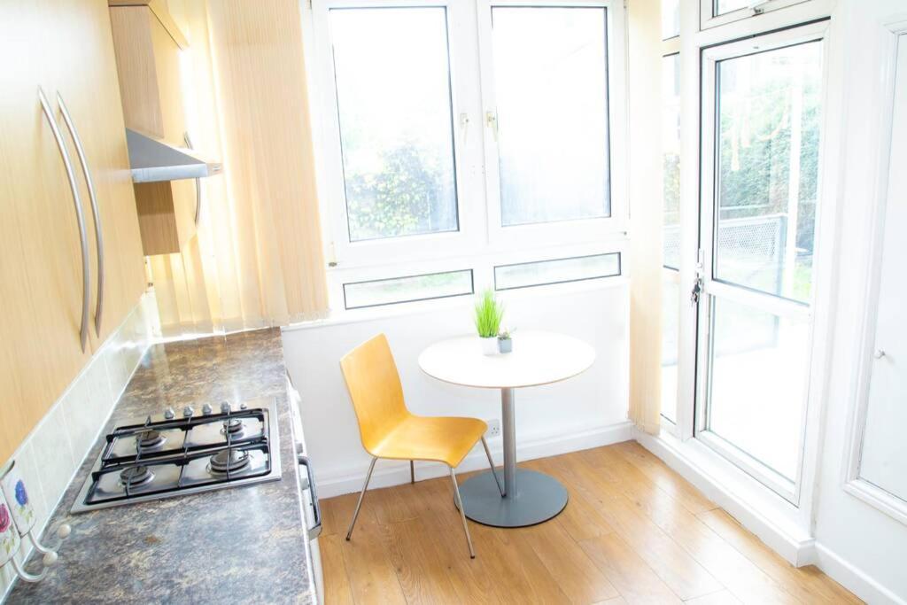 Shoreditch Hoxton Large 3 Bed Garden Flat Free Parking Aor Only Лондон Екстериор снимка